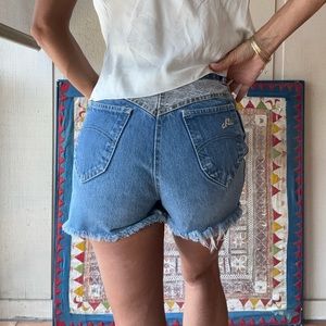 Vintage chic cut off jean denim shorts 24 80’s